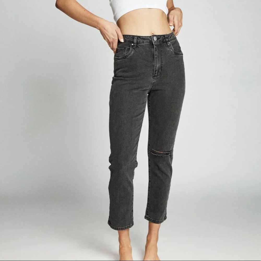 Stretchy mom jeans